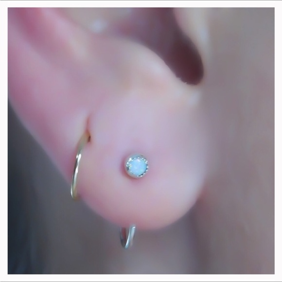 🌻NIB Sterling Silver Fire Opal Mini Hug Hoop Earrings🌻 - Picture 3 of 6